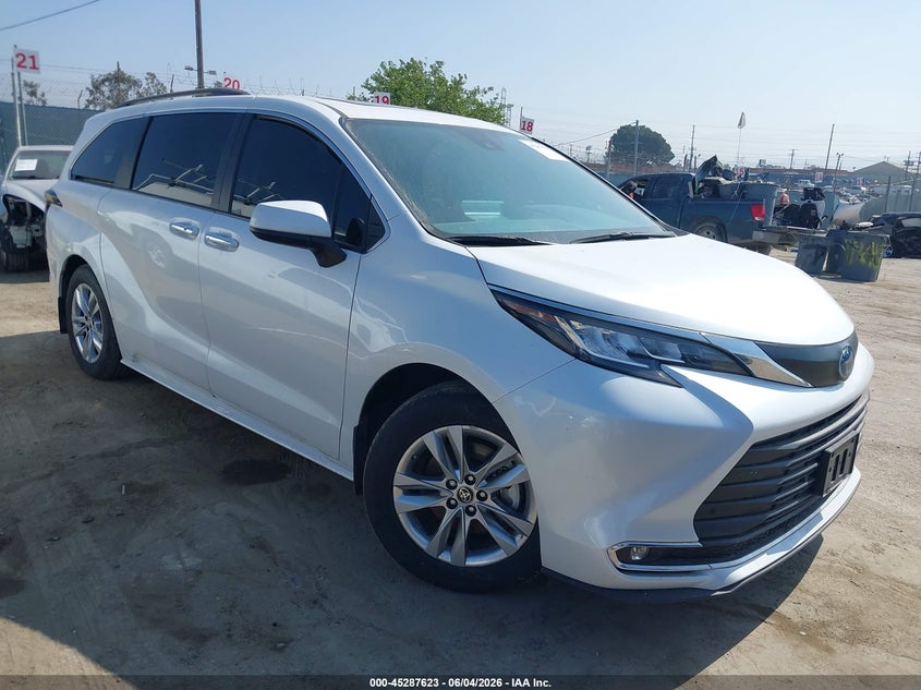 2023 Toyota Sienna VIN 5TDJRKEC7PS165818 IAAI salvage auction — LEFT REAR, Salvage Title, sold $17,100 on 2026-07-15 (photo 1)