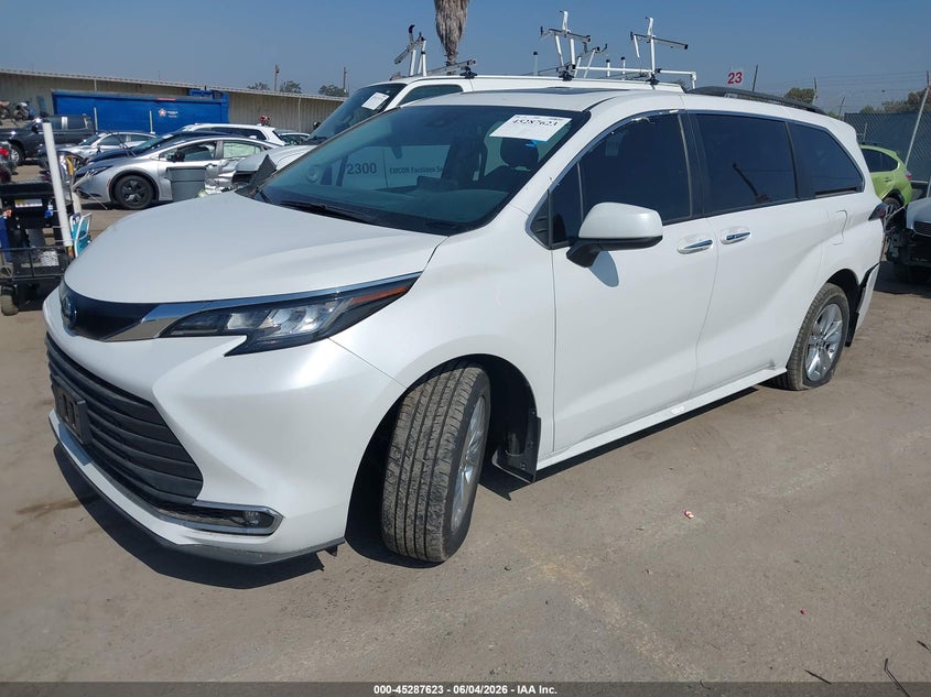 2023 Toyota Sienna VIN 5TDJRKEC7PS165818 IAAI salvage auction — LEFT REAR, Salvage Title, sold $17,100 on 2026-07-15 (photo 2)