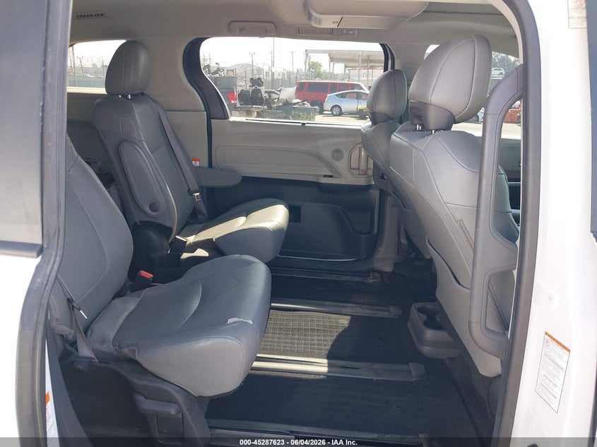 2023 Toyota Sienna VIN 5TDJRKEC7PS165818 IAAI salvage auction — LEFT REAR, Salvage Title, sold $17,100 on 2026-07-15 (photo 8)