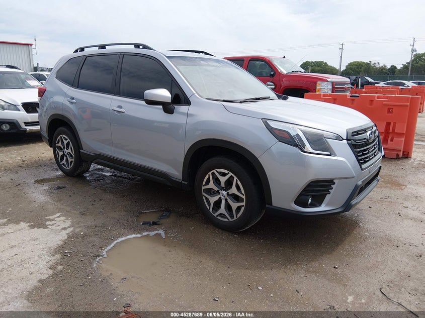 2024 Subaru Forester VIN JF2SKADC4RH501227 IAAI salvage auction — HAIL, Salvage Title, sold $14,800 on 2026-07-17 (photo 1)