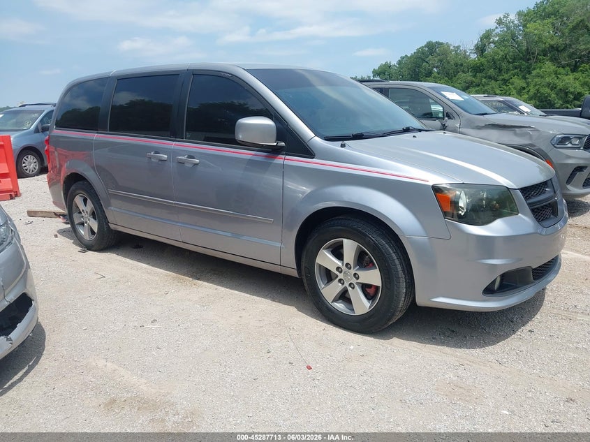 2014 Dodge Caravan VIN 2C4RDGEG2ER104447 IAAI salvage auction — NORMAL WEAR, Clear - Dealer Only (Kansas), sold $550 on 2026-07-29 (photo 1)