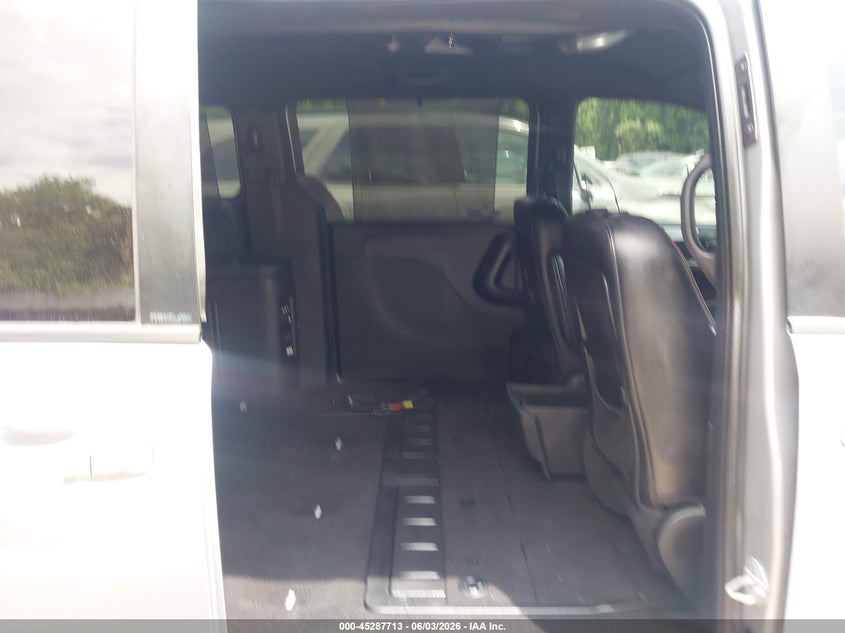 2014 Dodge Caravan VIN 2C4RDGEG2ER104447 IAAI salvage auction — NORMAL WEAR, Clear - Dealer Only (Kansas), sold $550 on 2026-07-29 (photo 8)