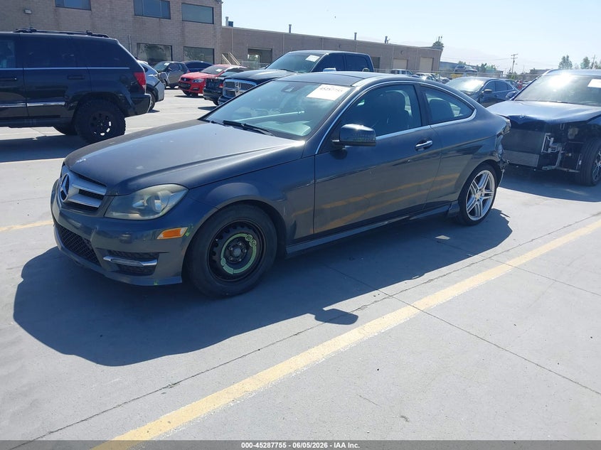 2013 Mercedes-benz C-klasse VIN WDDGJ4HB1DF950577 IAAI salvage auction — REAR END, Salvage Title, sold $550 on 2026-07-13 (photo 2)