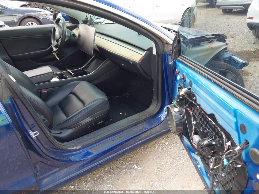 2020 Tesla Model 3 VIN 5YJ3E1ECXLF647048 IAAI salvage auction — RIGHT FRONT, Salvage Title, sold $7,750 on 2026-07-16 (photo 5)