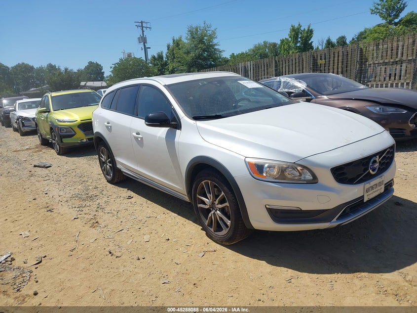 2016 Volvo V60 cross country VIN YV4612HK5G1010470 IAAI salvage auction — UNKNOWN, Salvage Title, sold $2,750 on 2026-07-30 (photo 1)