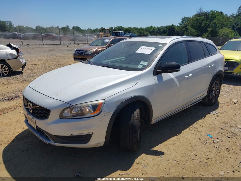 2016 Volvo V60 cross country VIN YV4612HK5G1010470 IAAI salvage auction — UNKNOWN, Salvage Title, sold $2,750 on 2026-07-30 (photo 2)