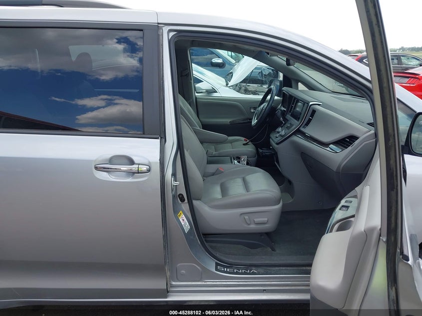 2017 Toyota Sienna VIN 5TDYZ3DCXHS854792 IAAI salvage auction — REAR END, Salvage Title, sold $3,250 on 2026-07-16 (photo 5)