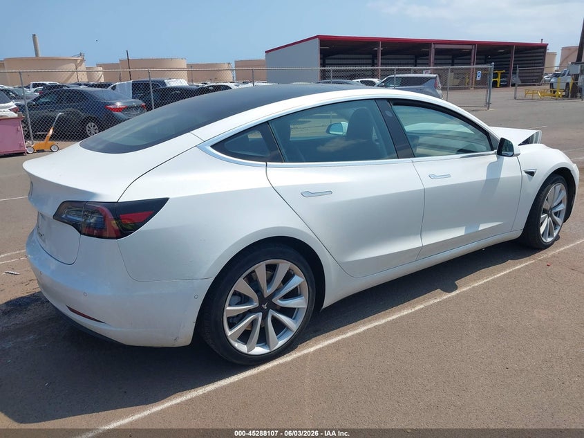 2018 Tesla Model 3 VIN 5YJ3E1EA6JF126470 IAAI salvage auction — NORMAL WEAR, Clear (Hawaii), sold $2,400 on 2026-07-21 (photo 4)