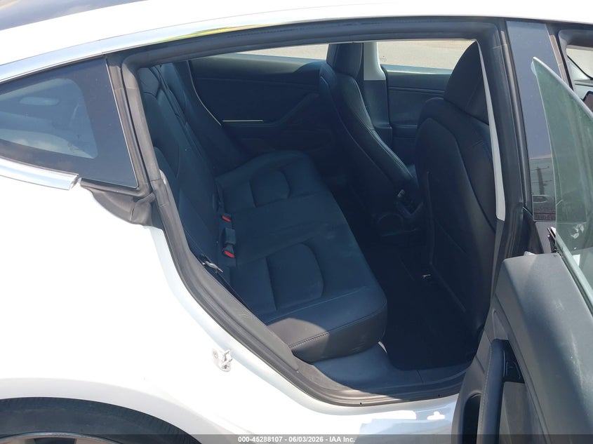 2018 Tesla Model 3 VIN 5YJ3E1EA6JF126470 IAAI salvage auction — NORMAL WEAR, Clear (Hawaii), sold $2,400 on 2026-07-21 (photo 8)