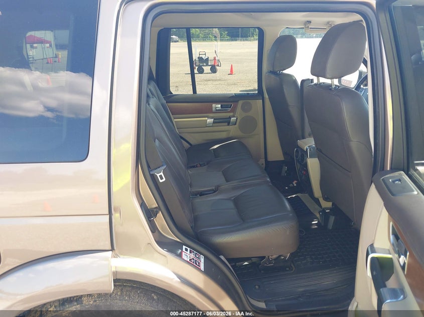 2016 Land rover Lr4 VIN SALAK2V6XGA796860 IAAI salvage auction — NORMAL WEAR, Salvage Title, sold $800 on 2026-07-22 (photo 8)