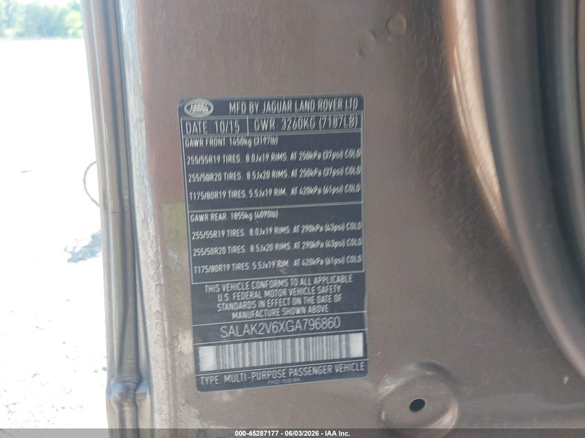 2016 Land rover Lr4 VIN SALAK2V6XGA796860 IAAI salvage auction — NORMAL WEAR, Salvage Title, sold $800 on 2026-07-29 (photo 9)