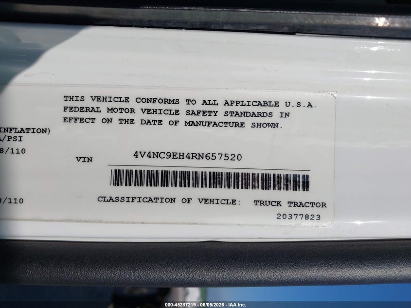 2024 Volvo VIN 4V4NC9EH4RN657520 IAAI salvage auction — FRONT END, Salvage Title, sold $23,600 on 2026-09-05 (photo 9)