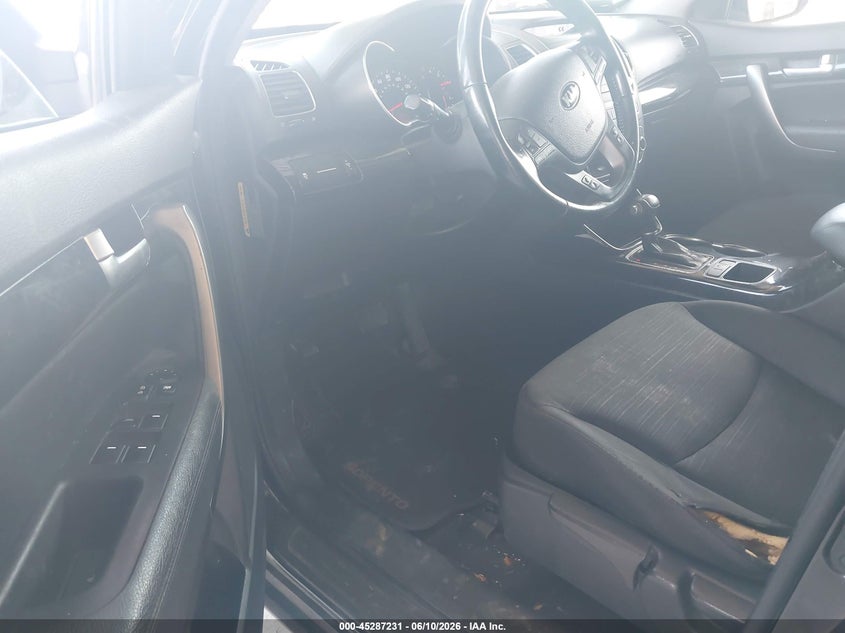2014 Kia Sorento VIN 5XYKT3A60EG432058 IAAI salvage auction — NORMAL WEAR, Clear-Dealer Only (West Virginia), sold $900 on 2026-07-06 (photo 5)