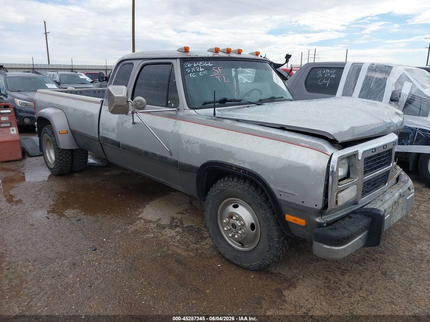 1992 Dodge D-series VIN 3B7ME33C0NM511013 — IAAI salvage auction photo