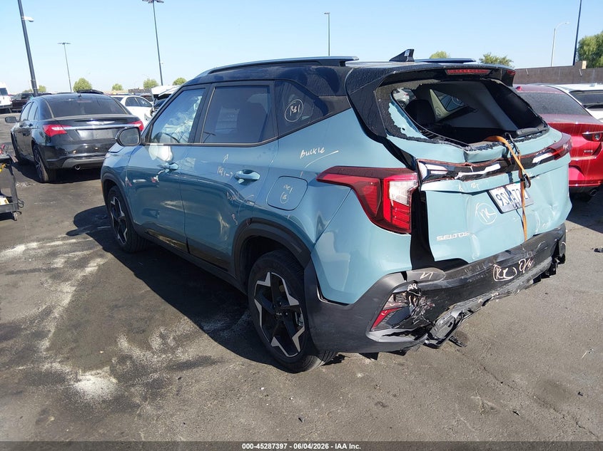 2025 Kia Seltos VIN KNDEUCAA5S7760941 IAAI salvage auction — FRONT & REAR, Salvage Title, sold $5,600 on 2026-07-10 (photo 3)