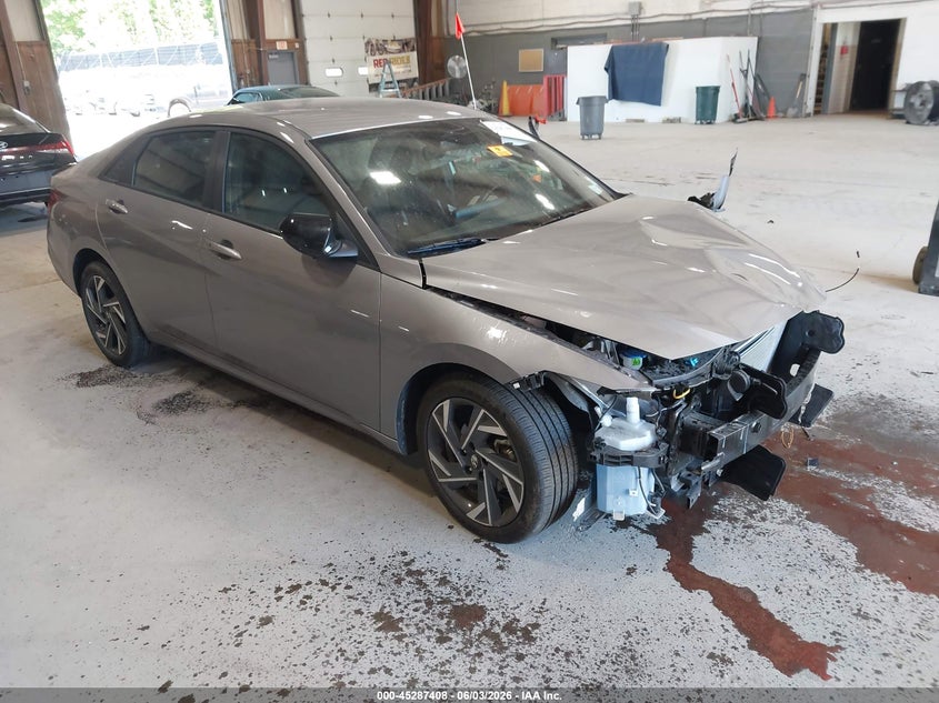 2025 Hyundai Elantra VIN KMHLM4DG2SU883347 IAAI salvage auction — FRONT END, Salvage Title, sold $2,850 on 2026-07-08 (photo 1)