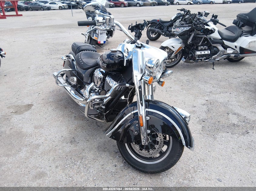 2019 Indian motorcycle co. Springfield VIN 56KTHAAA4K3376117 — IAAI salvage auction photo