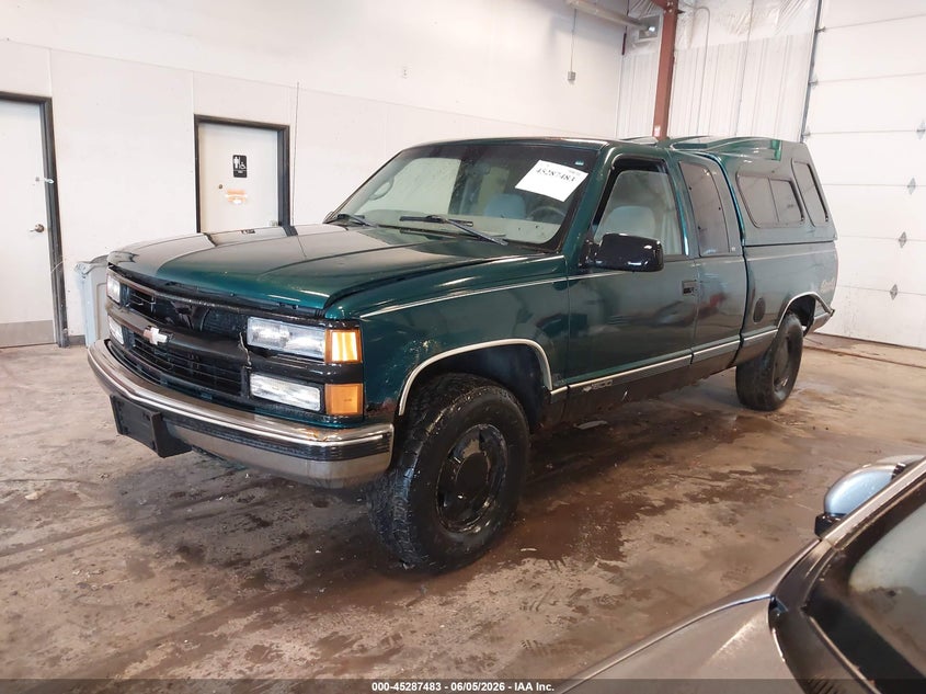 1998 Chevrolet S-10 pickup VIN 2GCEK19R5W1276517 IAAI salvage auction — NORMAL WEAR, Clear (Michigan), sold $675 on 2026-07-07 (photo 2)