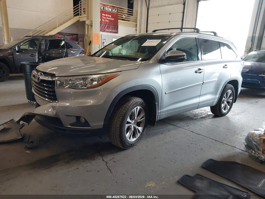 2015 Toyota Highlander VIN 5TDJKRFH1FS192731 IAAI salvage auction — RIGHT FRONT, Salvage Title, sold $8,300 on 2026-07-30 (photo 2)