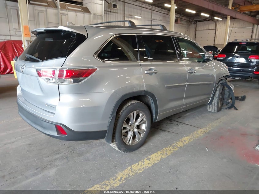 2015 Toyota Highlander VIN 5TDJKRFH1FS192731 IAAI salvage auction — RIGHT FRONT, Salvage Title, sold $8,300 on 2026-07-30 (photo 4)