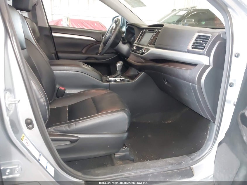 2015 Toyota Highlander VIN 5TDJKRFH1FS192731 IAAI salvage auction — RIGHT FRONT, Salvage Title, sold $8,300 on 2026-07-30 (photo 5)