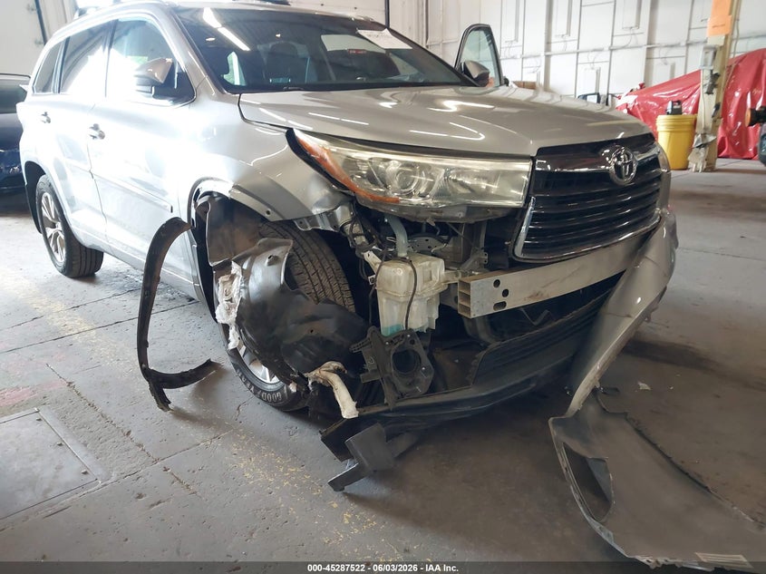 2015 Toyota Highlander VIN 5TDJKRFH1FS192731 IAAI salvage auction — RIGHT FRONT, Salvage Title, sold $8,300 on 2026-07-30 (photo 6)