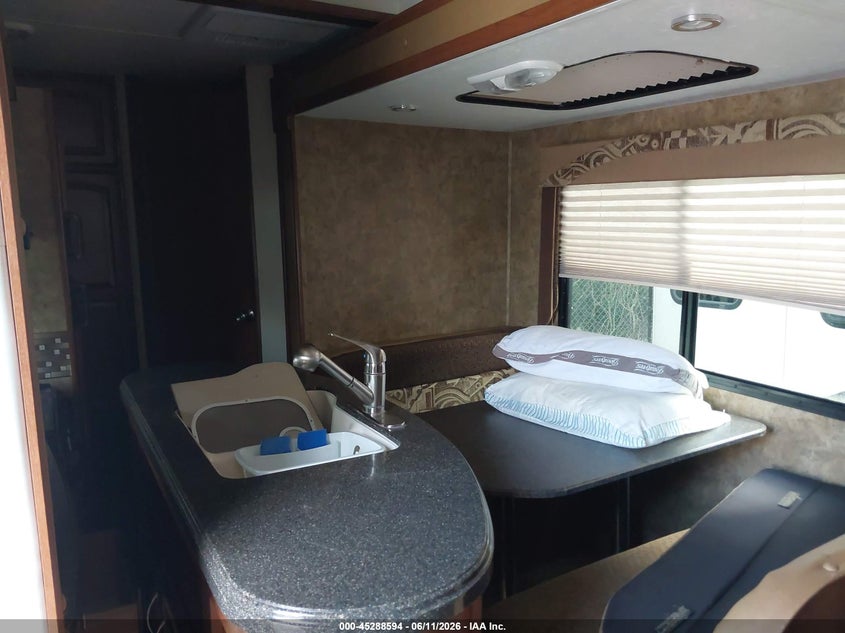2014 Coachmen Other VIN 5ZT2FEXB7EA011492 IAAI salvage auction — UNKNOWN, Salvage (New Hampshire), sold $1,300 on 2026-07-29 (photo 5)