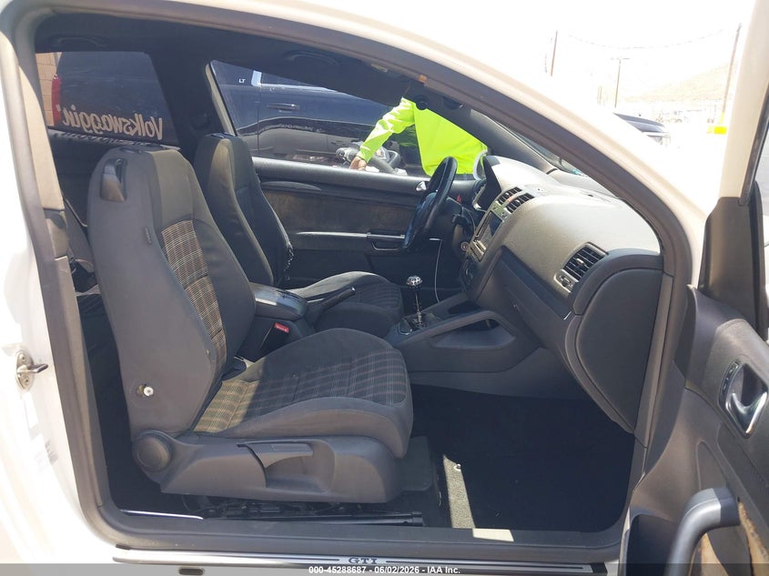 2009 Volkswagen Gti VIN WVWED71K49W098284 IAAI salvage auction — SIDE, Salvage (Texas), sold $225 on 2026-08-05 (photo 5)