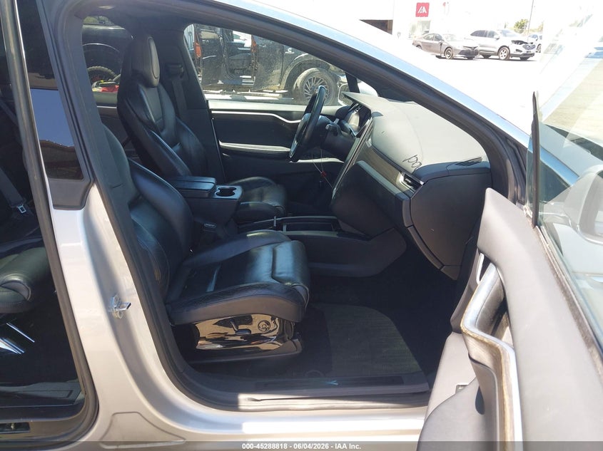 2016 Tesla Model x VIN 5YJXCAE23GF005081 IAAI salvage auction — LEFT FRONT, Salvage Title, sold $5,600 on 2026-07-16 (photo 5)