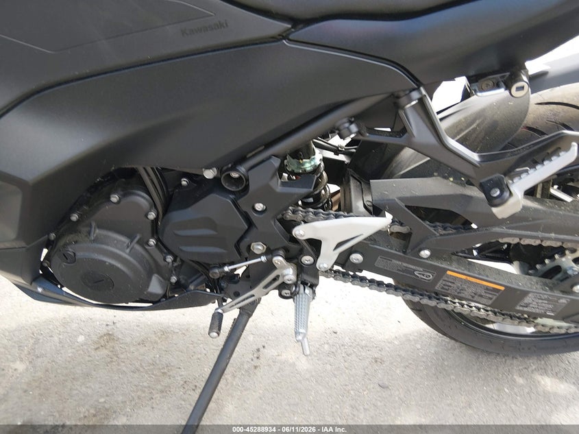 2026 Kawasaki Ninja VIN ML5EXGG1XTDA79504 IAAI salvage auction — ENGINE DAMAGE, Salvage (Massachusetts), sold $1,650 on 2026-07-28 (photo 9)