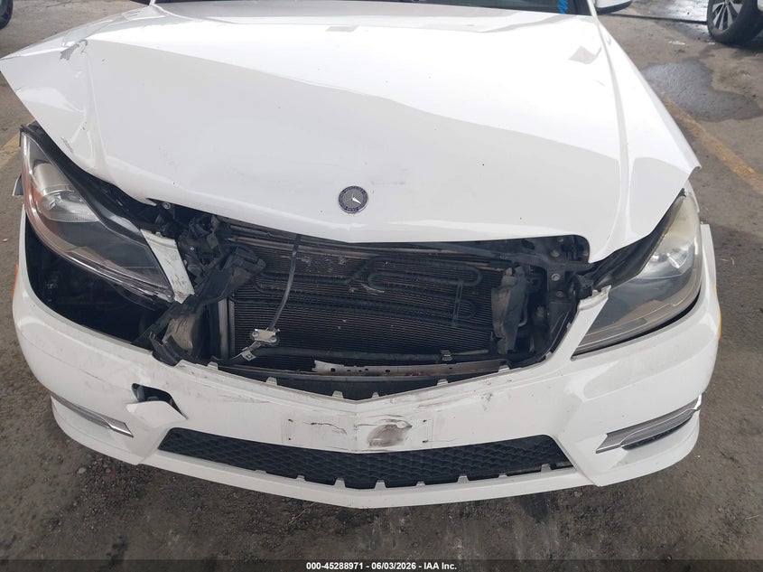 2013 Mercedes-benz C-klasse VIN WDDGF4HB0DA780436 IAAI salvage auction — FRONT END, Salvage Title, sold $925 on 2026-07-22 (photo 6)