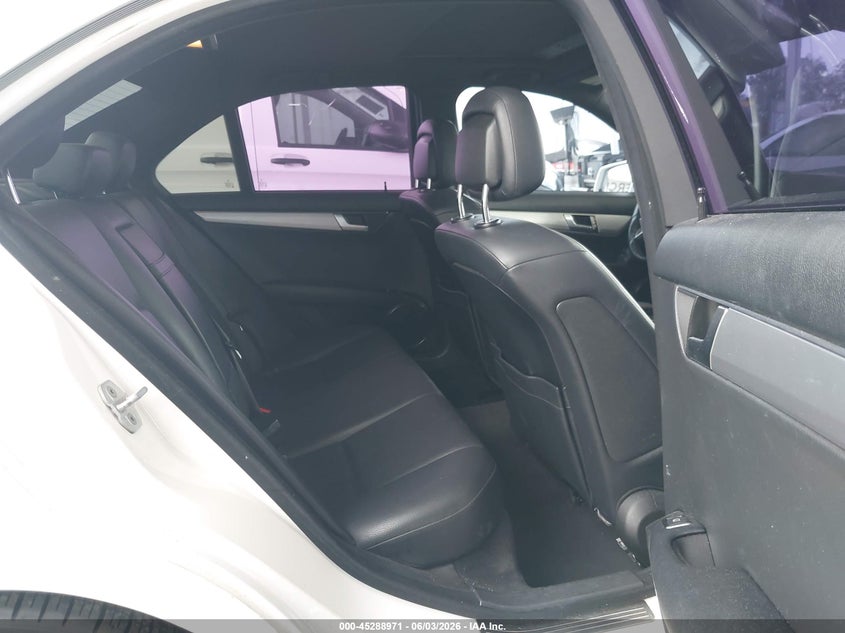2013 Mercedes-benz C-klasse VIN WDDGF4HB0DA780436 IAAI salvage auction — FRONT END, Salvage Title, sold $925 on 2026-07-22 (photo 8)