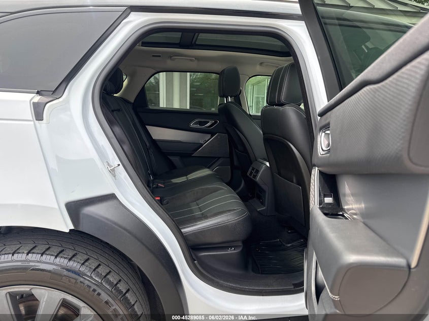 2019 Land rover Rangerover VIN SALYL2EX7KA220673 IAAI salvage auction — NORMAL WEAR, Original (New Hampshire), sold $11,550 on 2026-07-22 (photo 8)