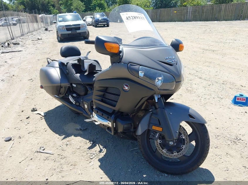 2015 Honda Gl1800c VIN JH2SC6848FK200140 IAAI salvage auction — NORMAL WEAR, Salvage Title, sold $5,150 on 2026-07-13 (photo 1)