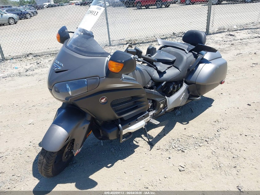 2015 Honda Gl1800c VIN JH2SC6848FK200140 IAAI salvage auction — NORMAL WEAR, Salvage Title, sold $5,150 on 2026-07-13 (photo 2)