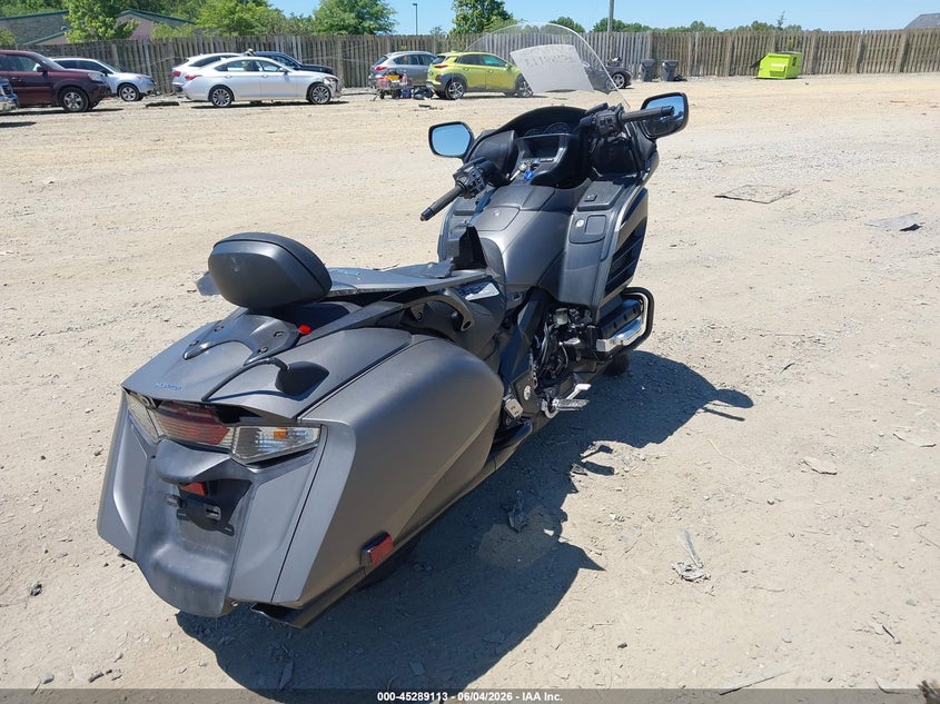 2015 Honda Gl1800c VIN JH2SC6848FK200140 IAAI salvage auction — NORMAL WEAR, Salvage Title, sold $5,150 on 2026-07-13 (photo 4)