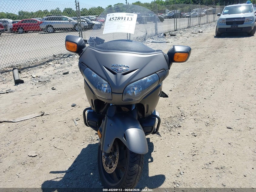 2015 Honda Gl1800c VIN JH2SC6848FK200140 IAAI salvage auction — NORMAL WEAR, Salvage Title, sold $5,150 on 2026-07-13 (photo 5)