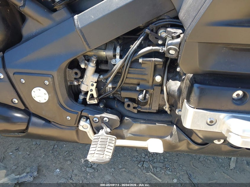 2015 Honda Gl1800c VIN JH2SC6848FK200140 IAAI salvage auction — NORMAL WEAR, Salvage Title, sold $5,150 on 2026-07-13 (photo 8)