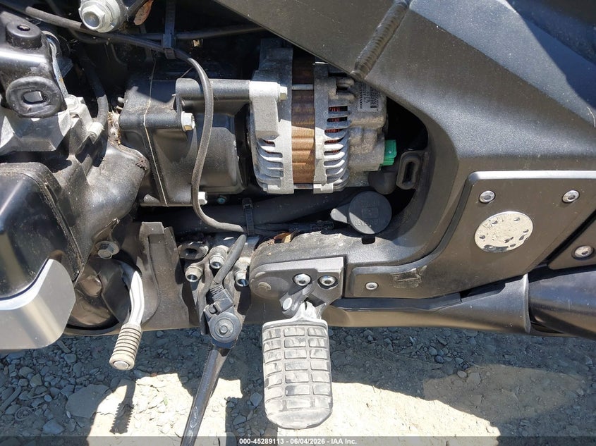 2015 Honda Gl1800c VIN JH2SC6848FK200140 IAAI salvage auction — NORMAL WEAR, Salvage Title, sold $5,150 on 2026-07-13 (photo 9)