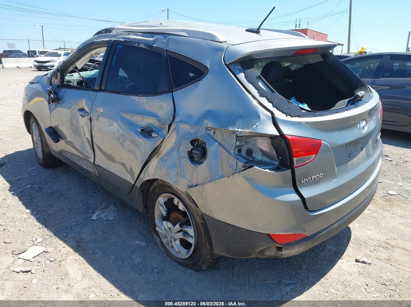 2011 Hyundai Tucson VIN KM8JU3AC2BU258076 IAAI salvage auction — BIO HAZARD, Clear (Tennessee), sold $375 on 2026-07-09 (photo 3)