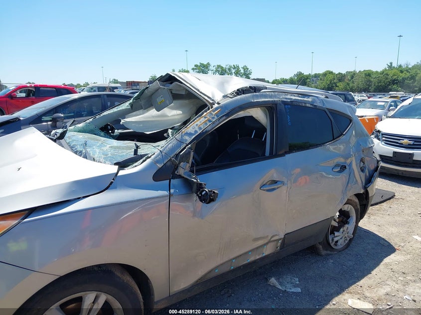 2011 Hyundai Tucson VIN KM8JU3AC2BU258076 IAAI salvage auction — BIO HAZARD, Clear (Tennessee), sold $375 on 2026-07-09 (photo 6)