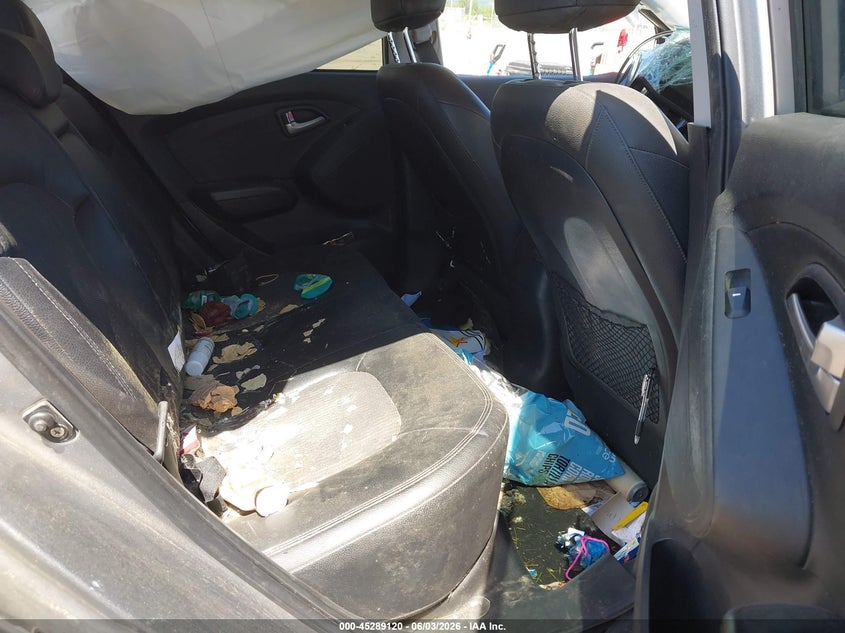 2011 Hyundai Tucson VIN KM8JU3AC2BU258076 IAAI salvage auction — BIO HAZARD, Clear (Tennessee), sold $375 on 2026-07-09 (photo 8)