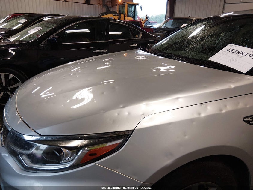 2019 Kia Optima VIN 5XXGT4L38KG310580 IAAI salvage auction — HAIL, Salvage Title, sold $2,350 on 2026-07-30 (photo 6)