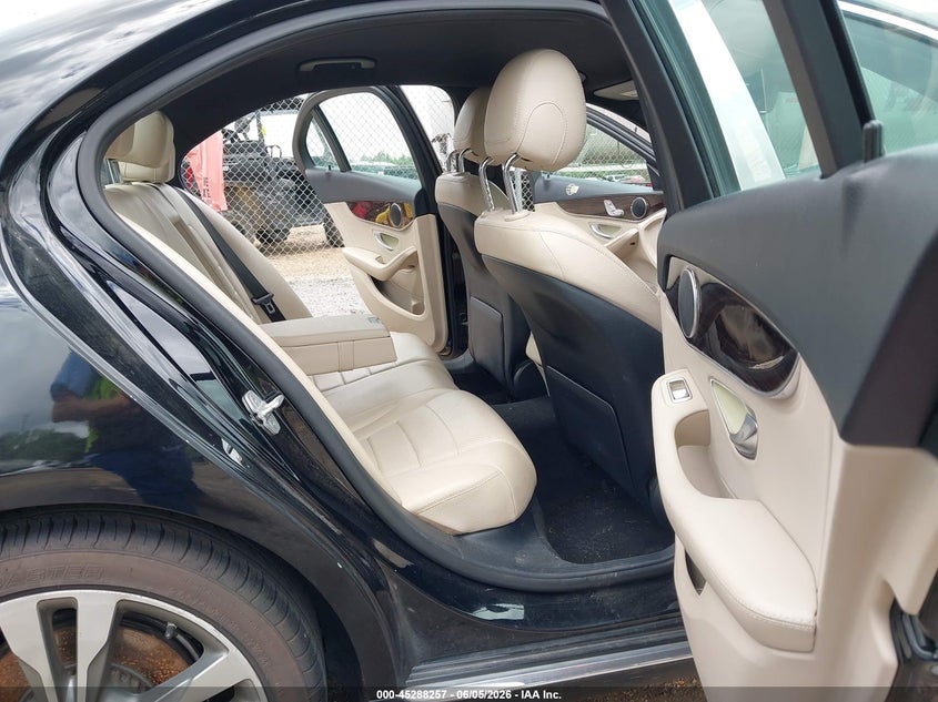 2015 Mercedes-benz C-klasse VIN 55SWF4JB2FU045675 IAAI salvage auction — NORMAL WEAR, Salvage Title, sold $2,200 on 2026-07-22 (photo 8)