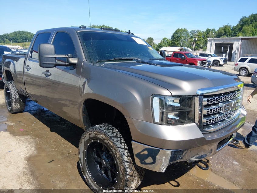 2012 Gmc SIERRA VIN 1GT120C86CF187665 IAAI salvage auction — REAR END, Salvage Title, sold $3,650 on 2026-07-31 (photo 1)