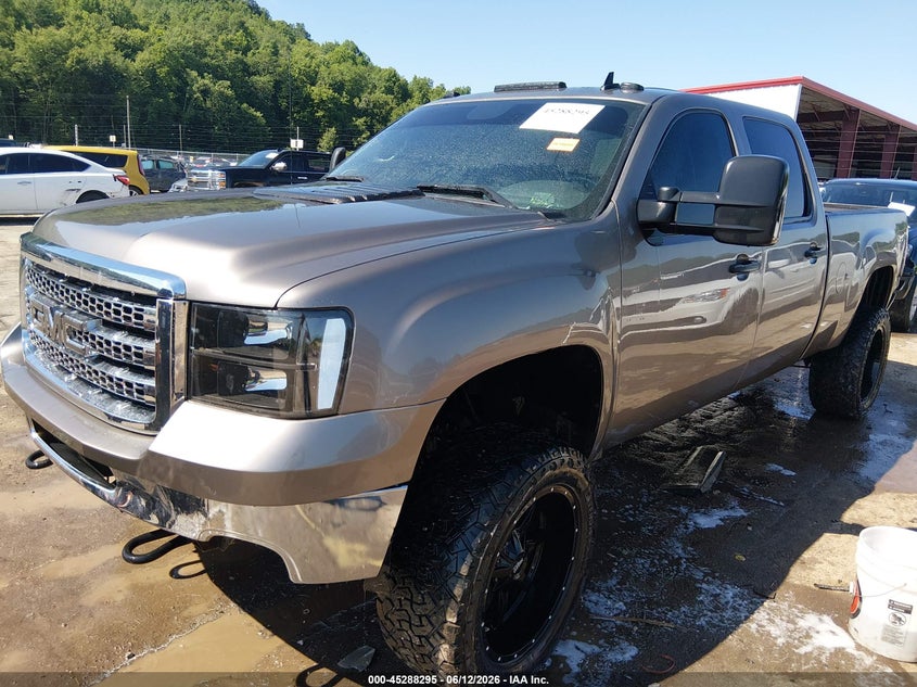 2012 Gmc SIERRA VIN 1GT120C86CF187665 IAAI salvage auction — REAR END, Salvage Title, sold $3,650 on 2026-07-31 (photo 2)