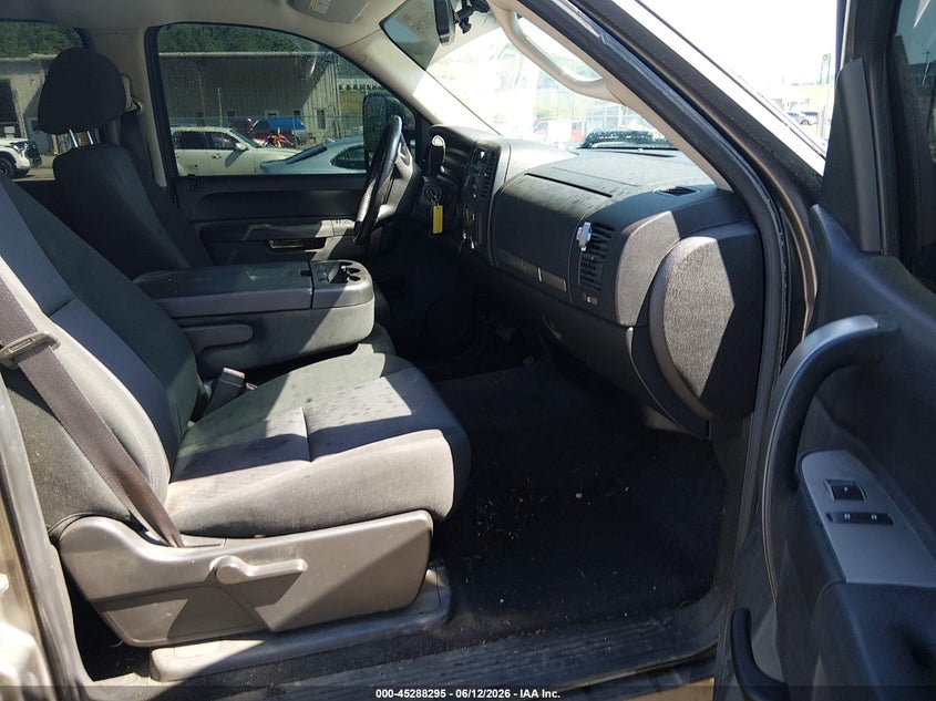 2012 Gmc SIERRA VIN 1GT120C86CF187665 IAAI salvage auction — REAR END, Salvage Title, sold $3,650 on 2026-07-31 (photo 5)