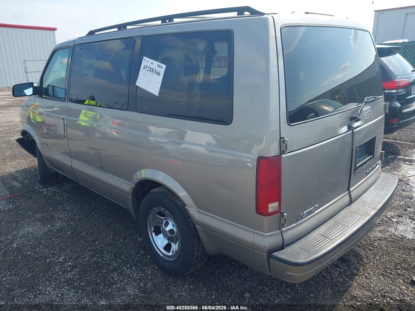 2001 Chevrolet Astro VIN 1GNDM19W01B132191 IAAI salvage auction — FRONT END, Junk (Oklahoma), sold $350 on 2026-07-07 (photo 3)
