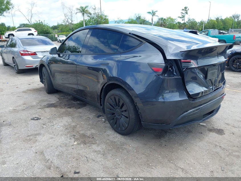 2024 Tesla Model y VIN 7SAYGDEE6RA313868 IAAI salvage auction — REAR END, Rebuildable (Florida), sold $18,100 on 2026-07-31 (photo 3)