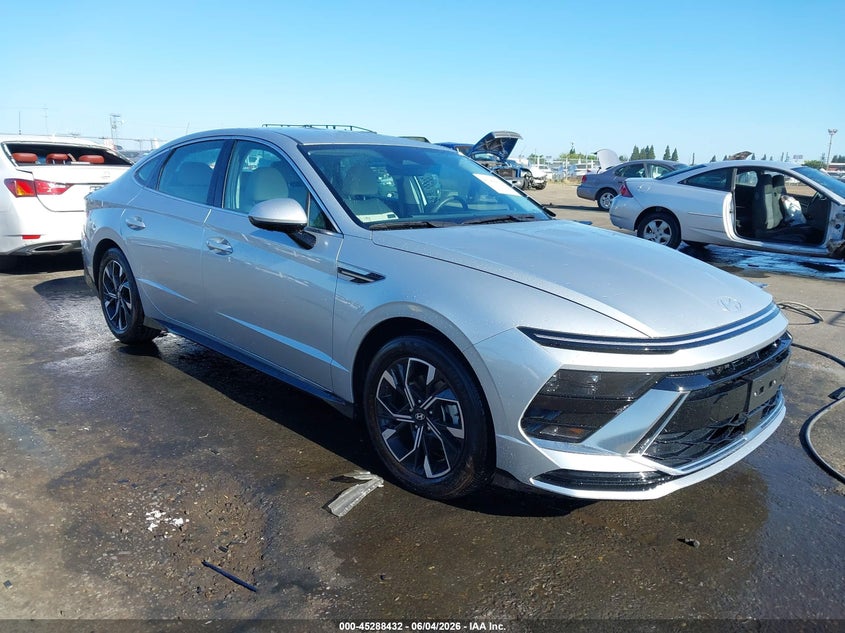 2025 Hyundai Sonata VIN KMHL64JAXSA480048 IAAI salvage auction — LEFT FRONT, Salvage Title, sold $7,300 on 2026-07-22 (photo 1)